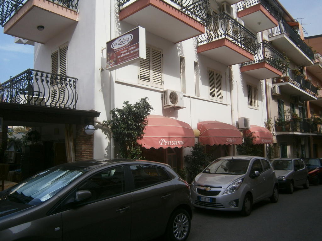 Pensione S. Antonio Ristorante Silvia Furci Siculo Εξωτερικό φωτογραφία
